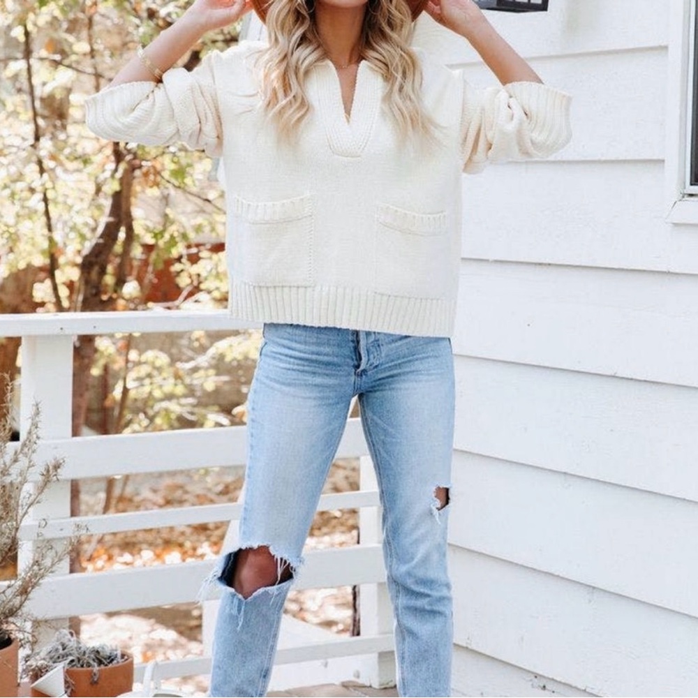 Vici small Cream V-Neck Sweater - Picture 2 of 5